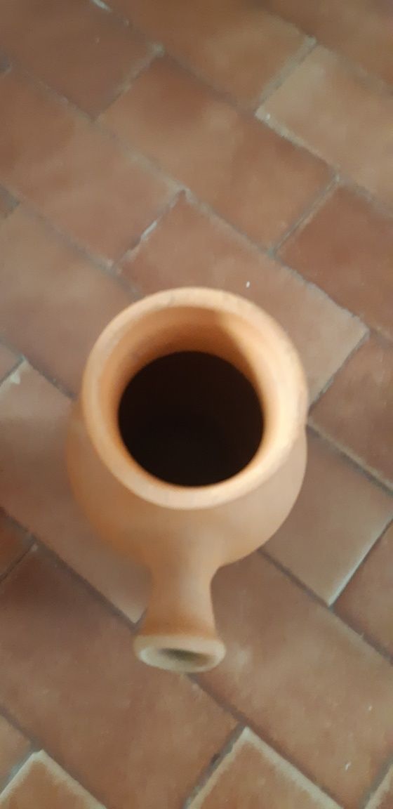 Jarra e caneca em barro feito a mão