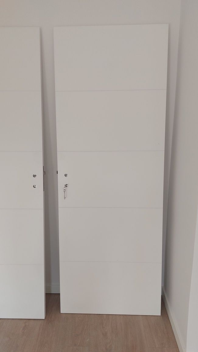 Conjunto de 3 portas em madeira maciça