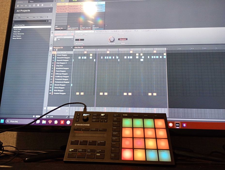 Maschine Mikro MK3 + Oprogramowanie z licencją Komplete Select