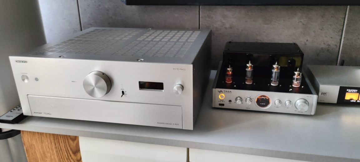 Witam sprzedam wzmacniacz Onkyo 9070