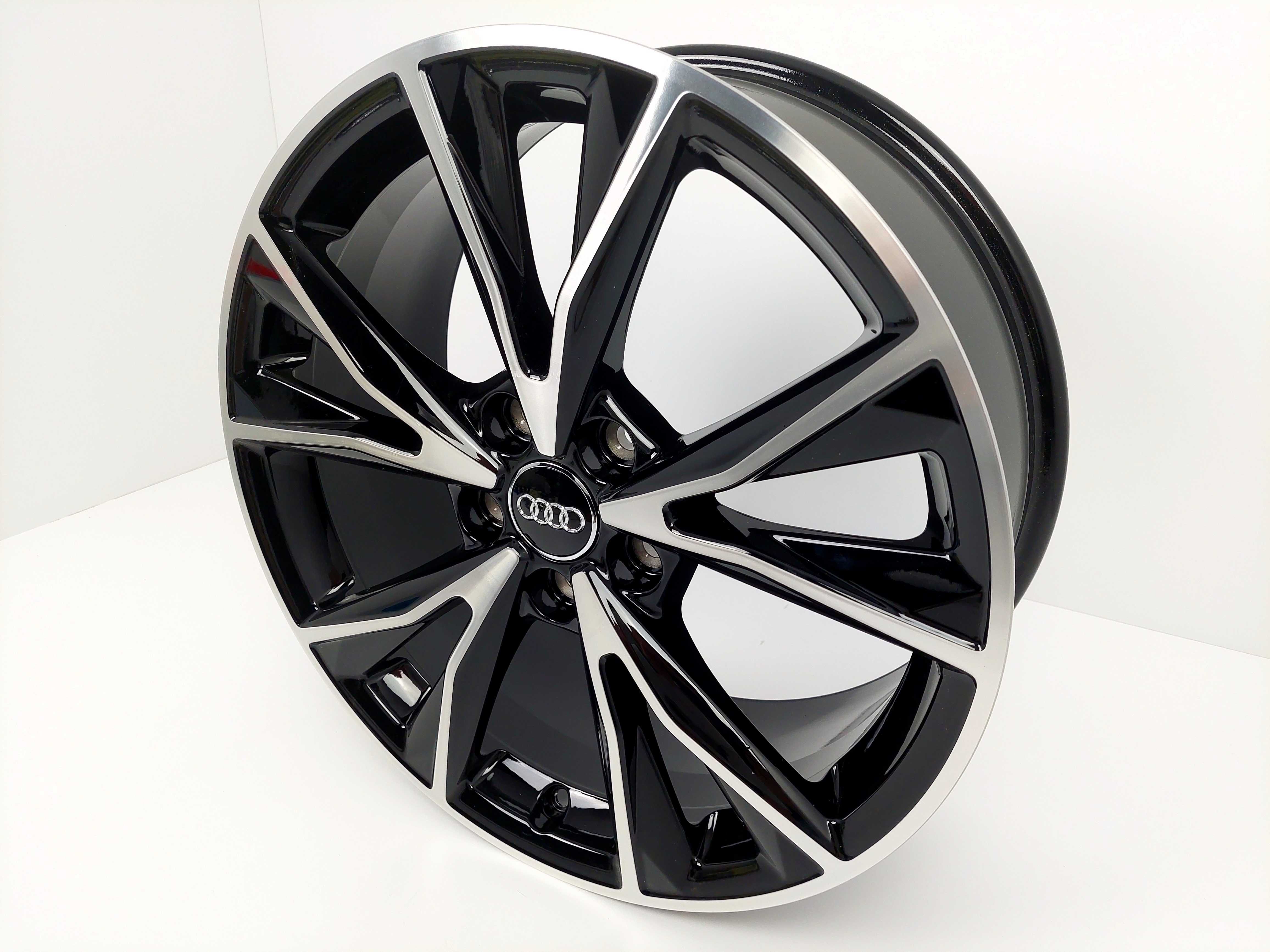 FABRYCZNIE NOWE Oryginalne Felgi Audi 18" A3 A4 A6 A8 Q2 Q3 TT