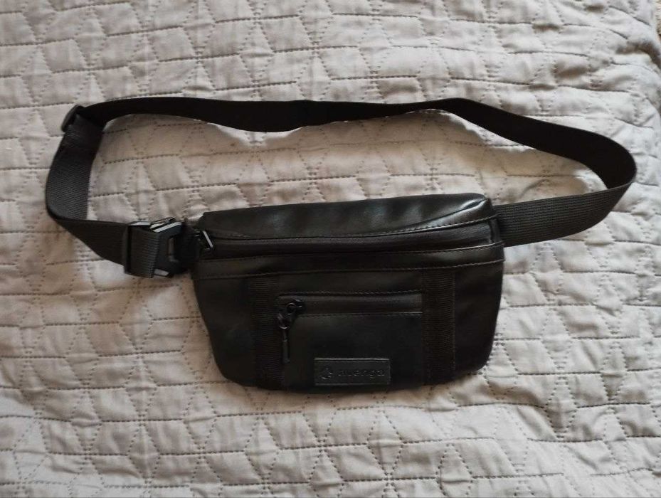 Бананка шкіряна (на пояс або через плече)