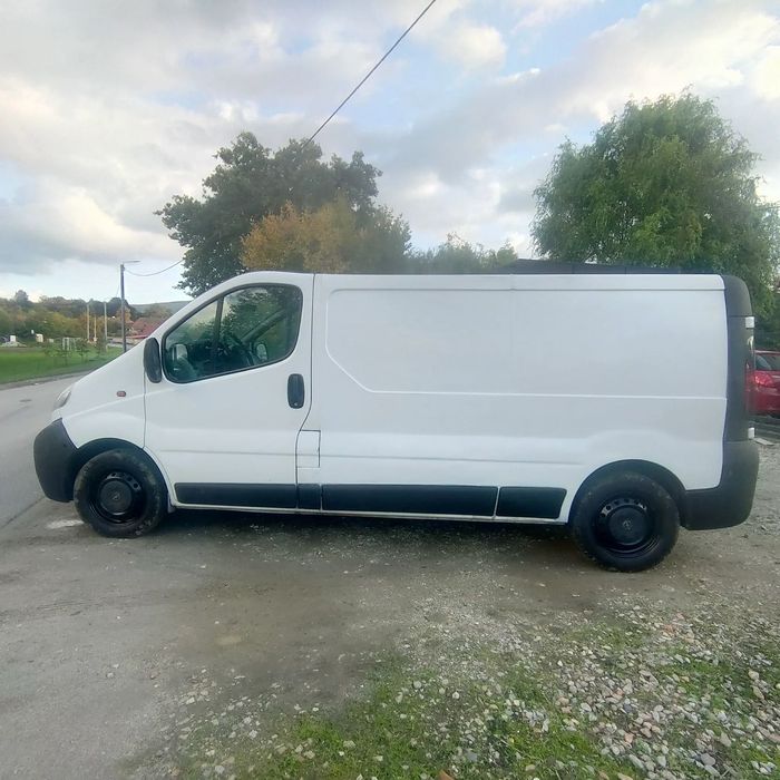 Opel Vivaro 1.9 CDTI  Bus dostawczy  klimatyzacja (trafic premistar