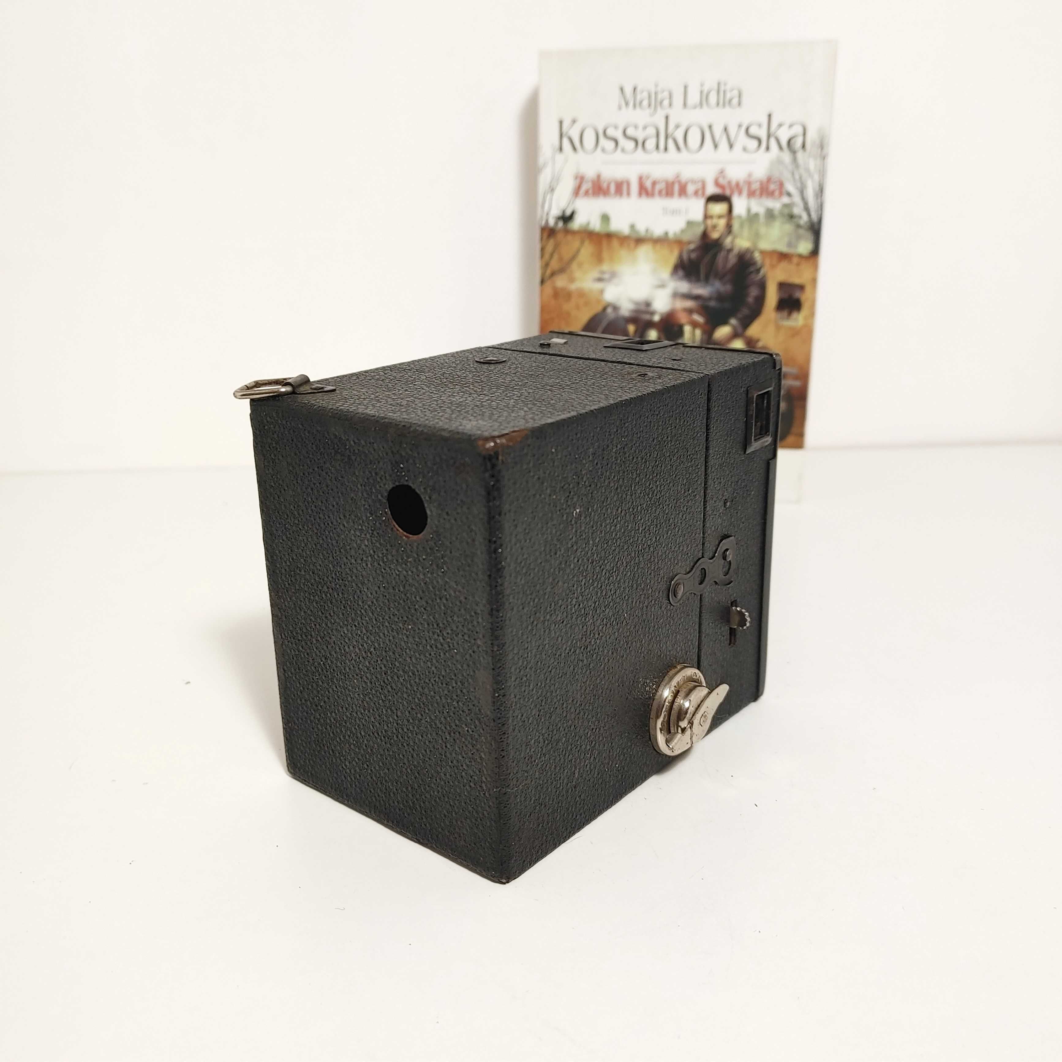 Angielski fotograficzny aparat pudełkowy Coronet  Box 1930 rok