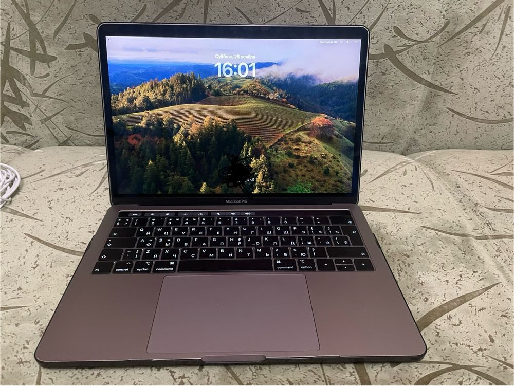 Ноутбук MacBook Pro (13-inch, 2018, 4 TBT3), i5, RAM 16Gb, SSD 250Gb