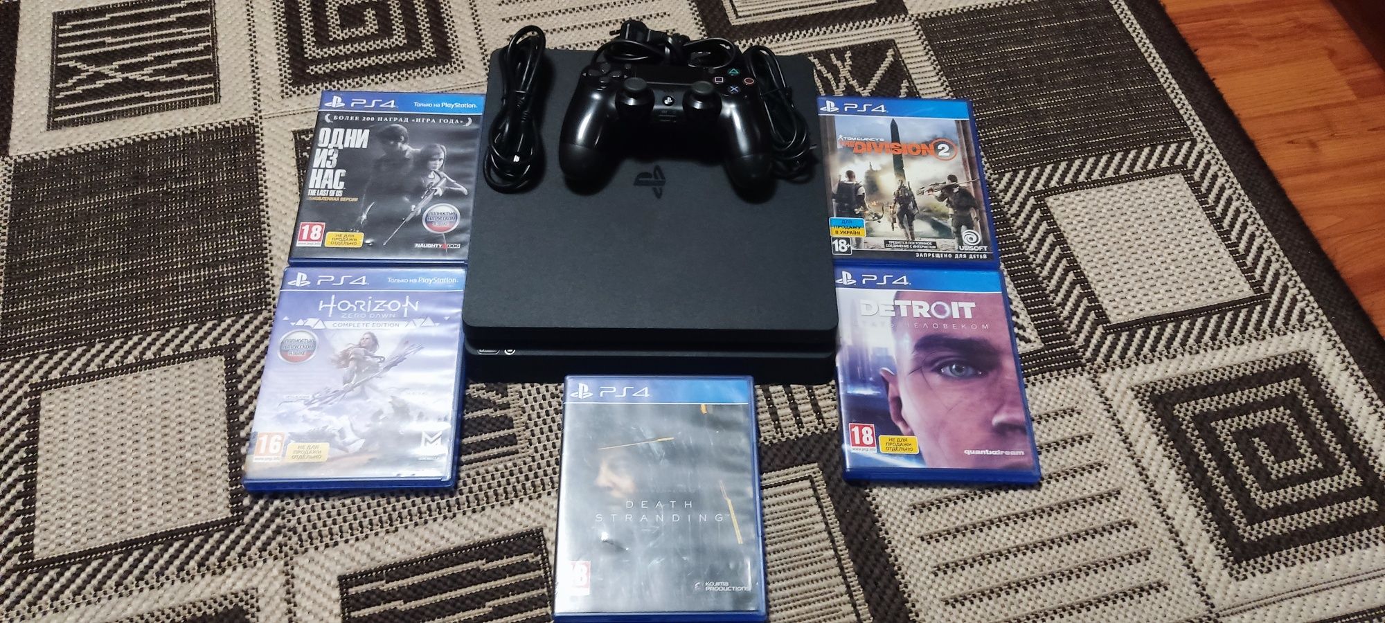 Sony PS4 slim 1Тб +5 ігор