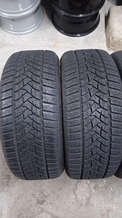 Opony zimowe Dunlop 215/50R17