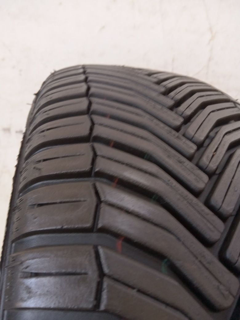 Opona całoroczna Michelin Crossclimate 205/60R16 22r