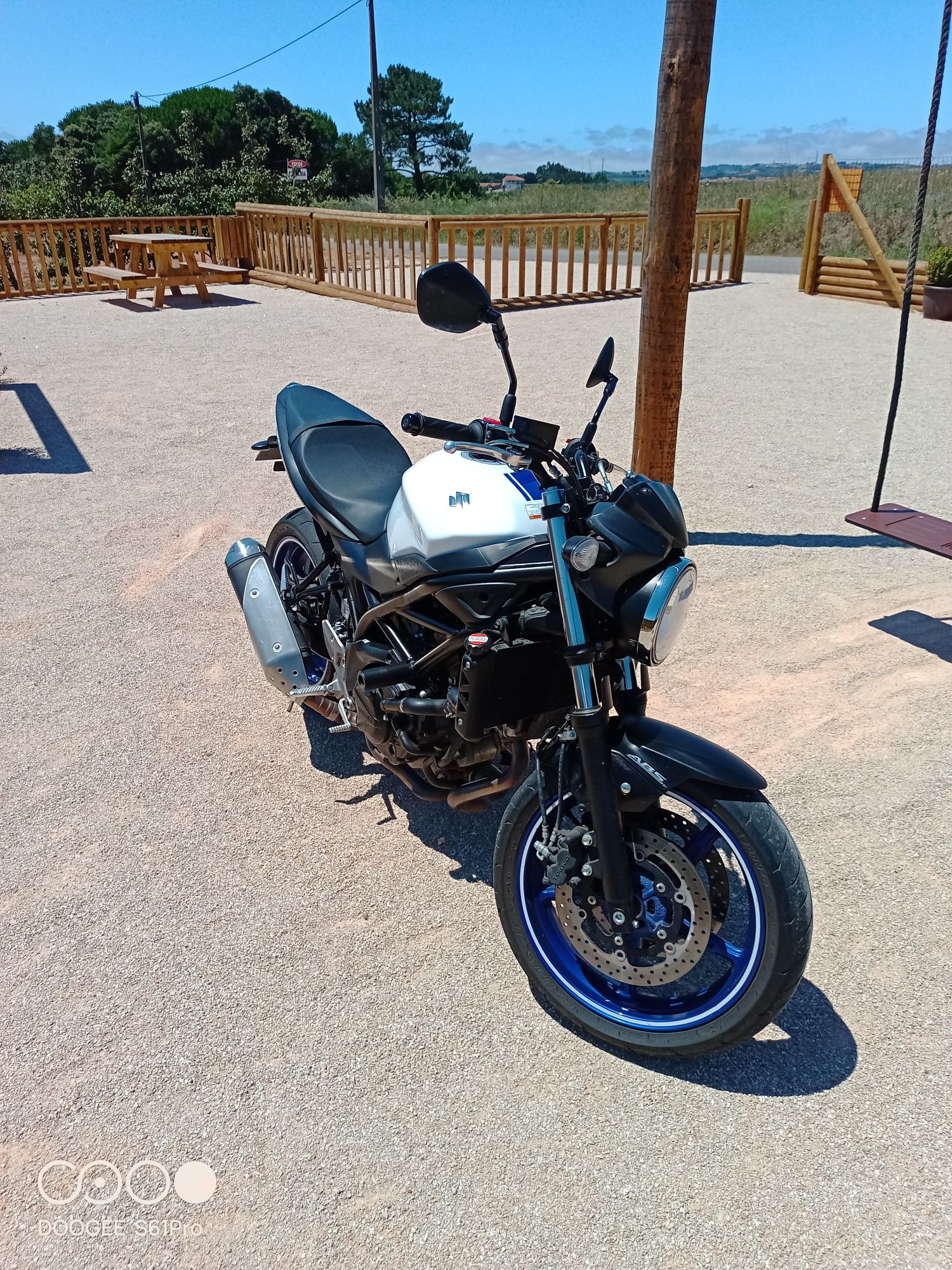 Suzuki SV 650 com 10250km