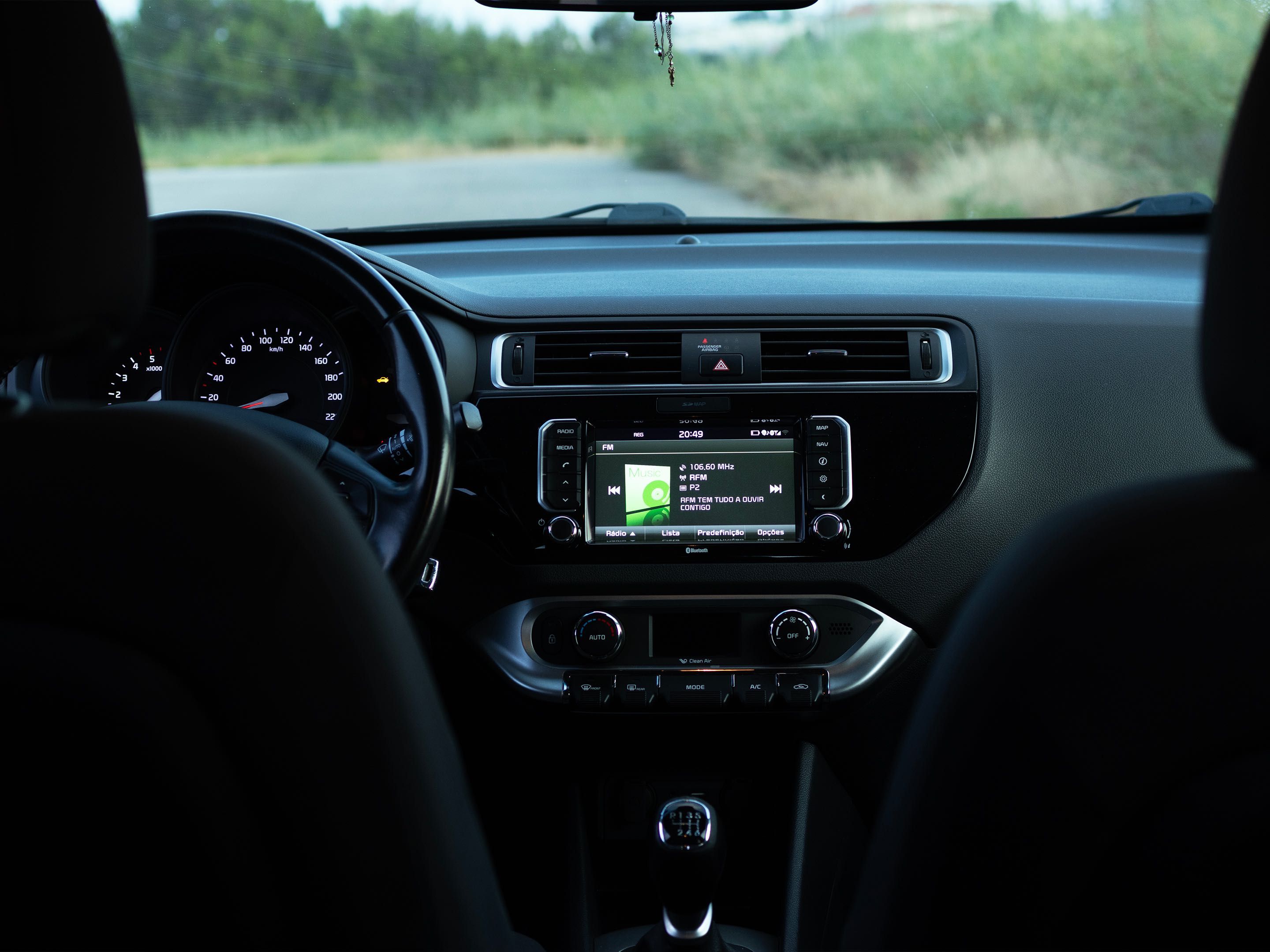 KIA RIO 2016 com 76475km