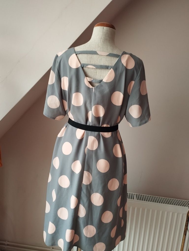 Ładna sukienka w grochy retro style M