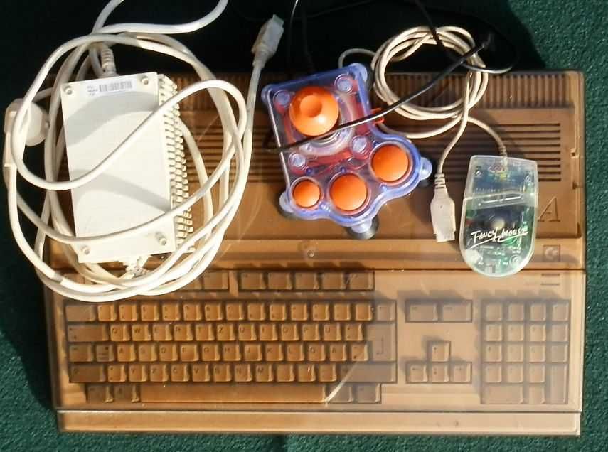 Amiga 500, 1 MB RAM, działa i czyta dyskietki