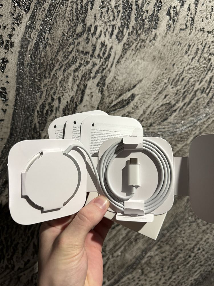 Apple MagSafe Charger Оригінал
безпровідна зарядка