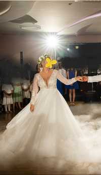 Piękna suknia ślubna z długim rękawem Axelle Milla Nova