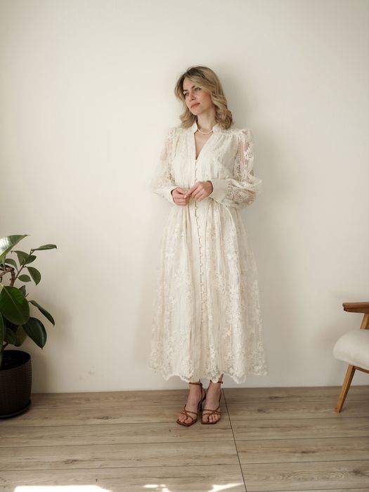 Сукня з вишивкою на весілля, хрестини