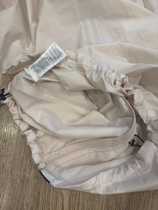 Плащевка adidas с капюшоном