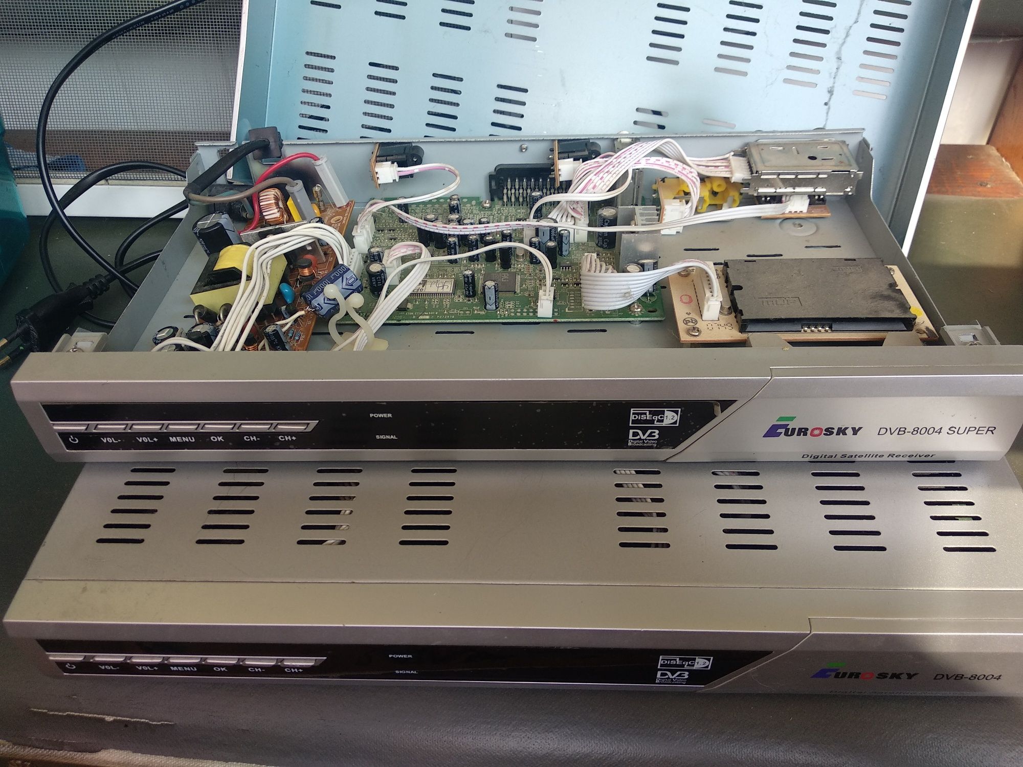 Два Тюнера ТВ DVB-8004 SUPER