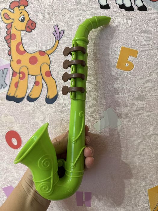 Саксофон фірми Simba по мотивам мультику «Юху та друзі”.