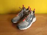 KA150 Nike Air Huarache Run Ultra GS 36,5