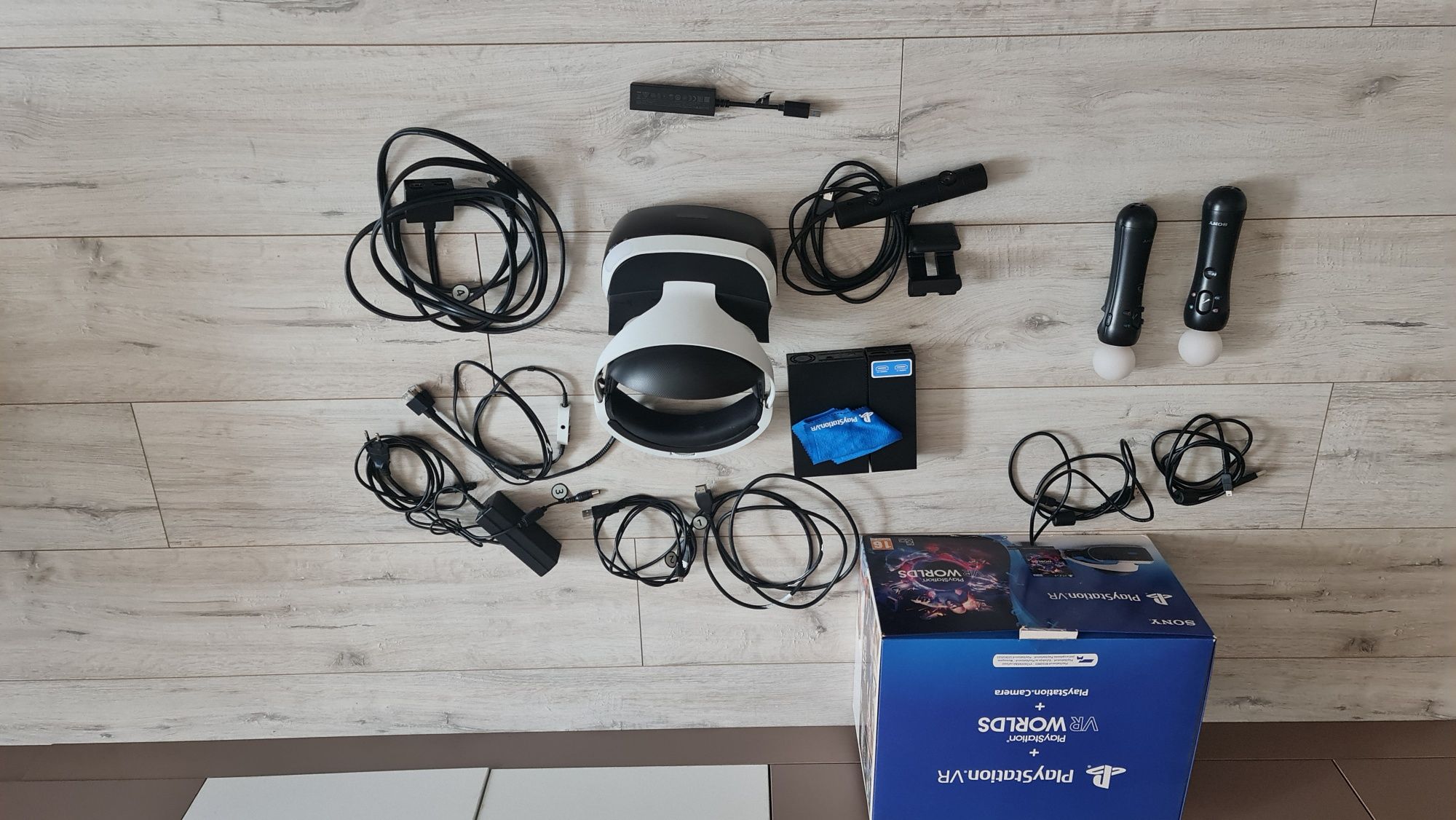 Playstation VR zestaw z padami i przejściówką do PS 5