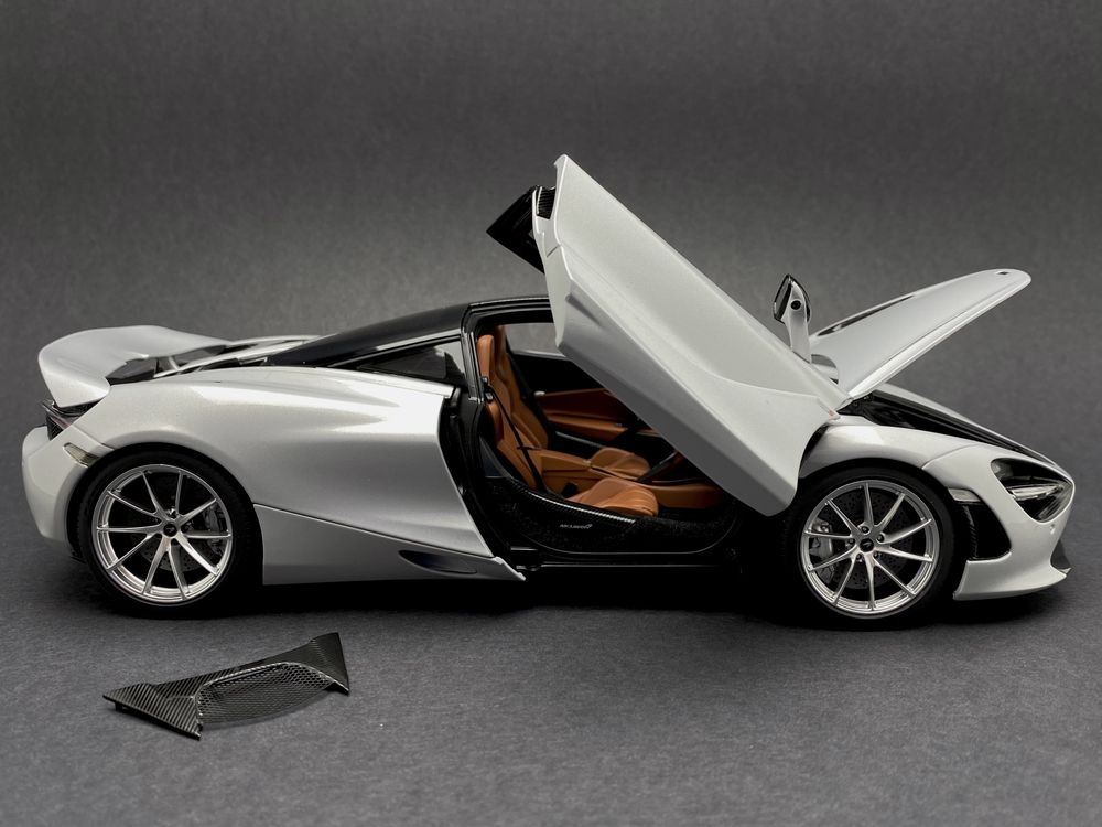 Autoart 1:18 McLaren 720s Glacier White