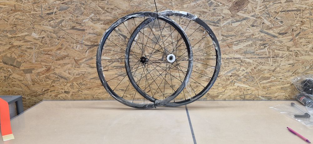 Koła Rose R Twenty Five 27.5" . Zestaw.