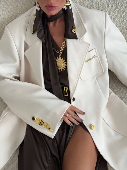 Піджак жіночий , бренд! В білому та чорному кольорі