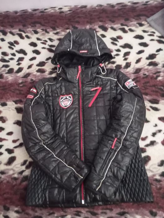 Гарна куртка на зиму