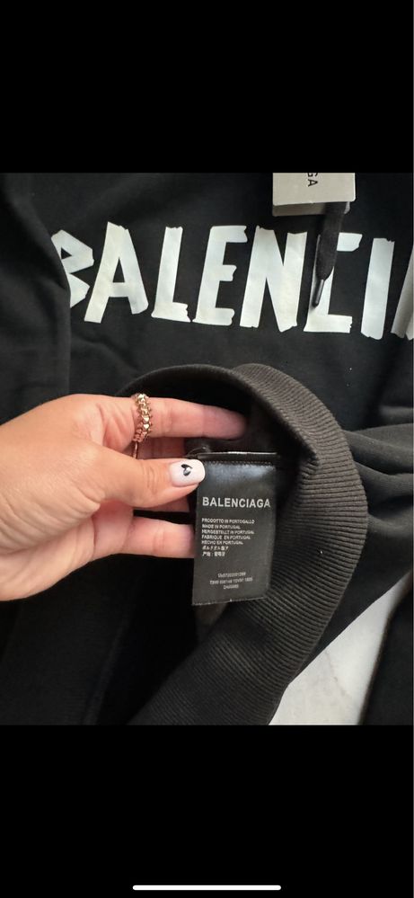 Новая худи ! Размер с/м . Balenciaga