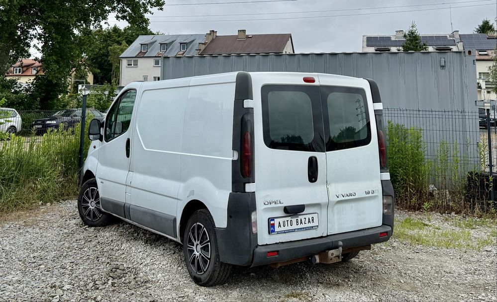 Opel Vivaro 1.9 DTI * 2004 * Klima * Hak * El.Szyby * Zadbany