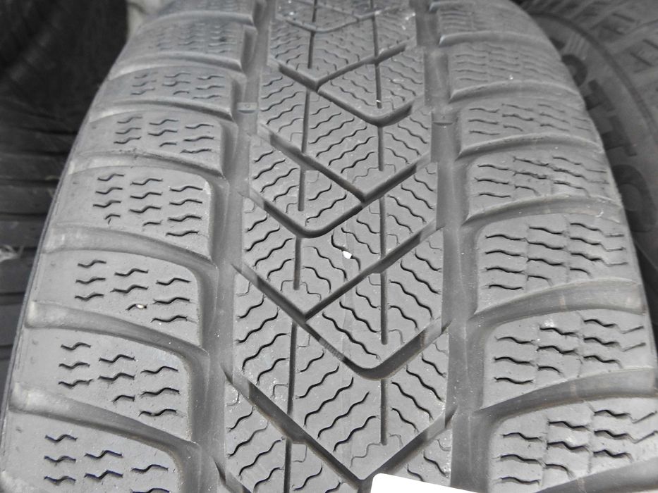 4x Pirelli Sottozero Winter 3* 225/50r17 98H 2x6 2x4,5mm 21r Run Flat