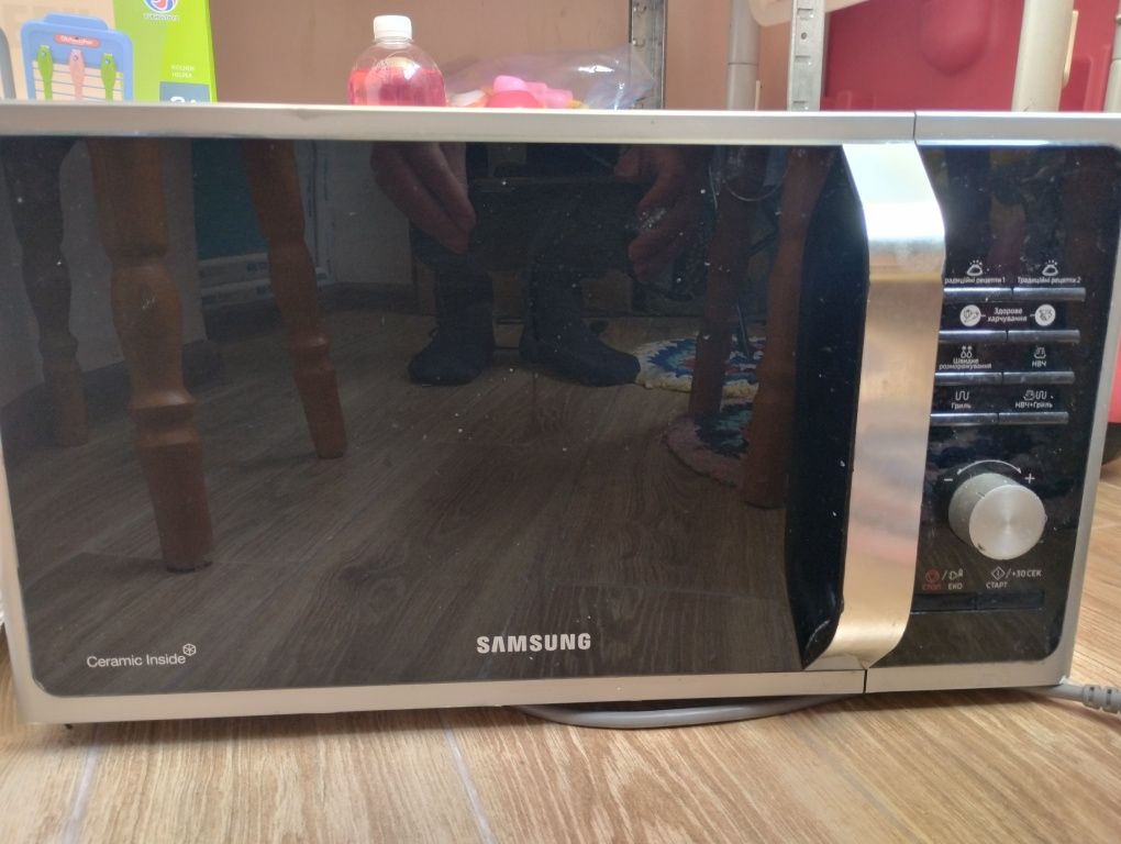 Микроволновая печь с грилем Samsung MG23F302TAS/UA