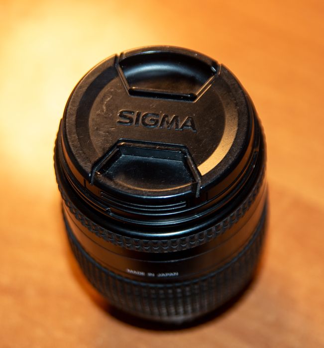 Nikon AF Nikkor 28-105mm 1:3.5-4.5D + кришки