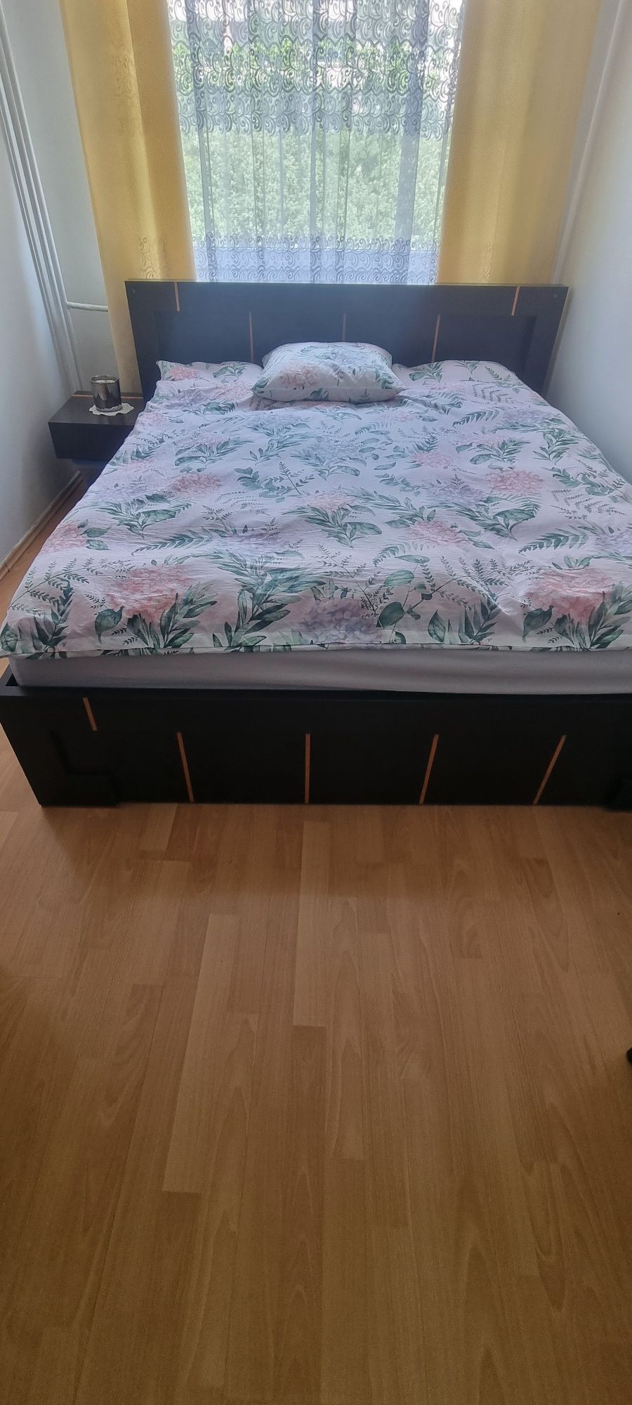 Sprzedam łóżko z materacem 160x200