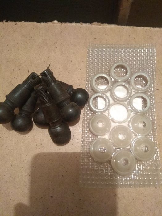 Пальці в комплекті з сухарями на москвіч.