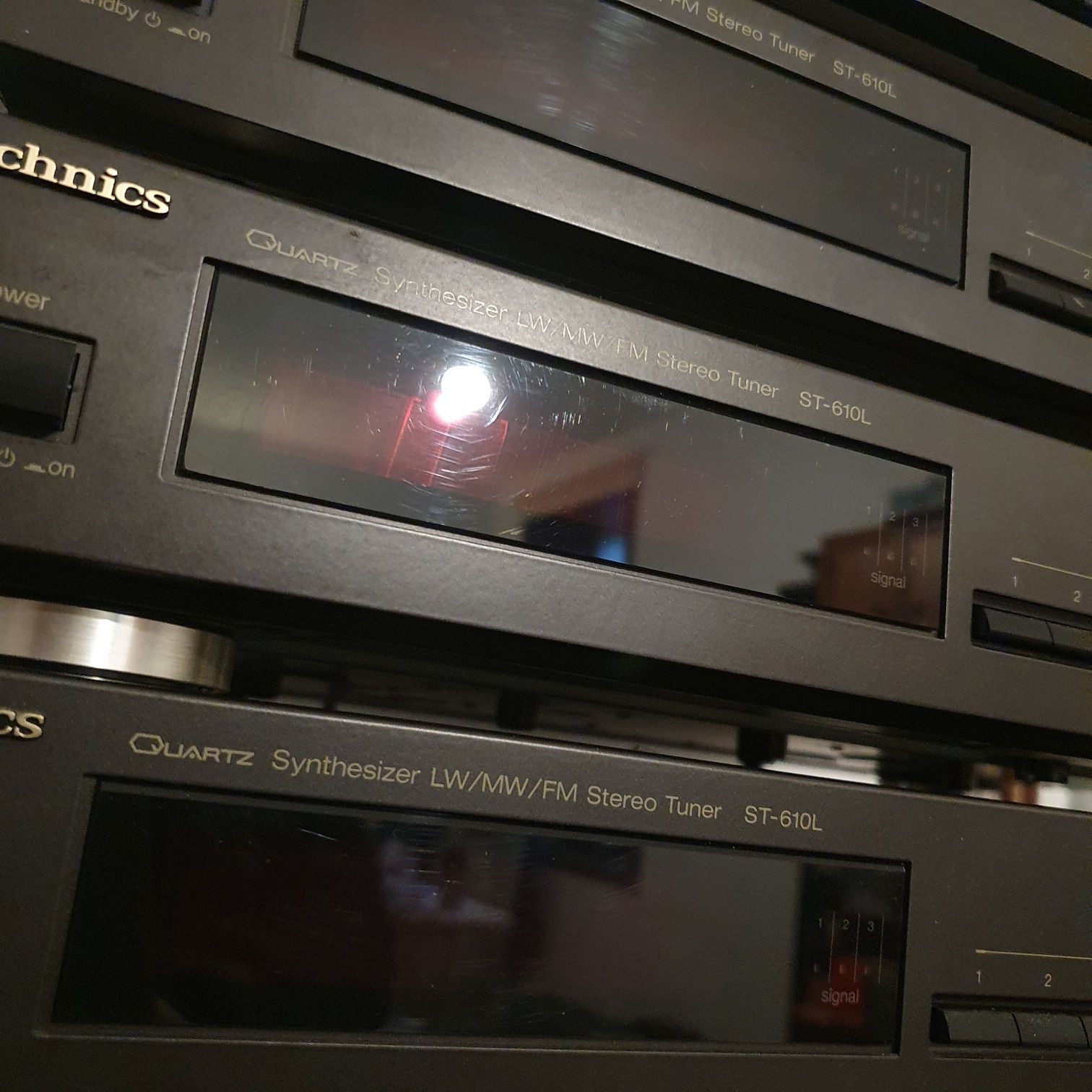 Apenas um rádio tuner technics st-610L