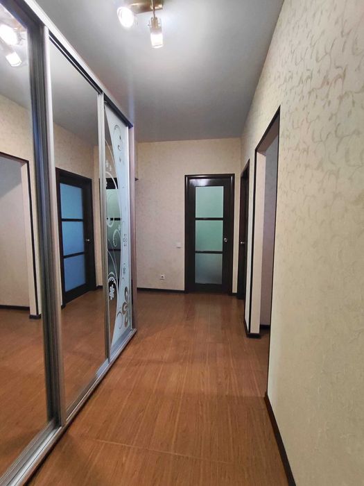 MZ, 2-кімнатна квартира з ремонтом 67 м²,  вул. Старобілоуська