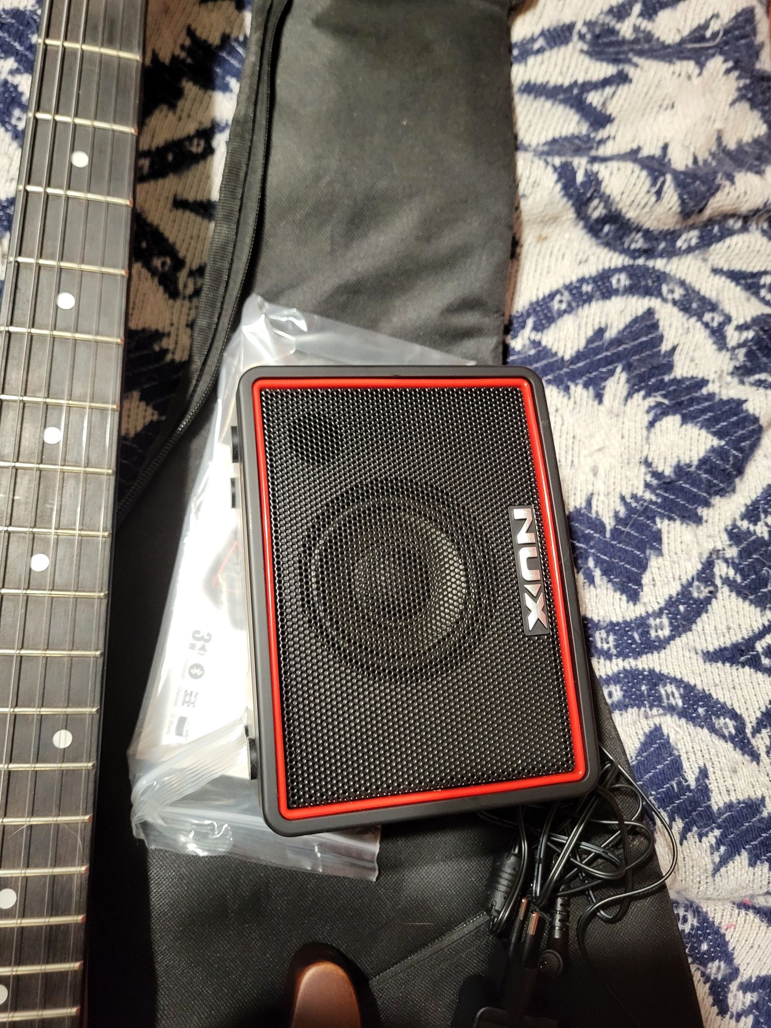 Guitarra electrica Ibañez (VENDO OU TROCO POR PIANO DIGITAL)