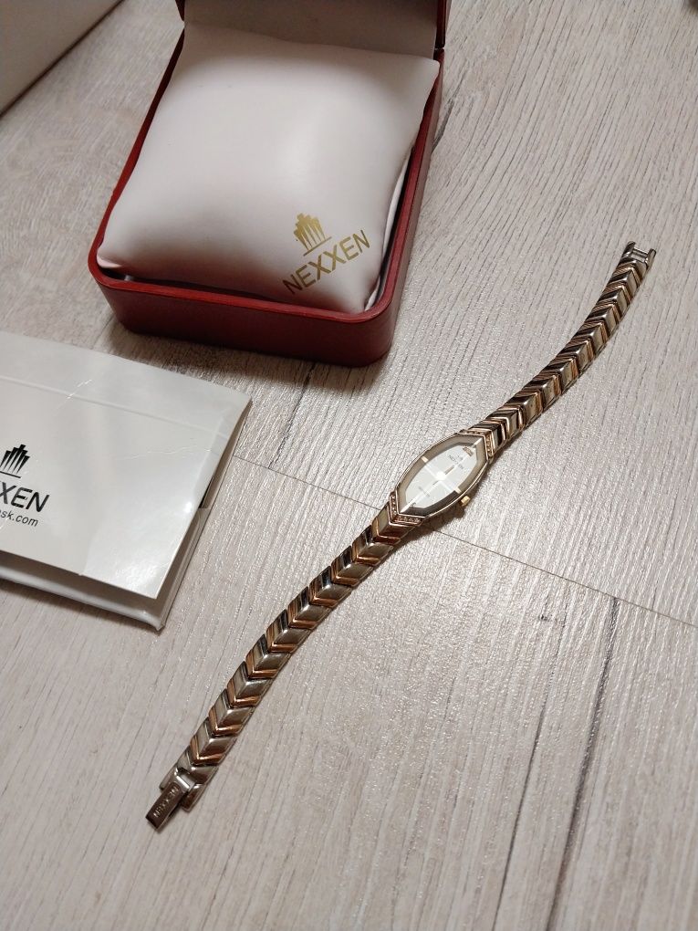 Женские наручные часы NEXXEN 2523