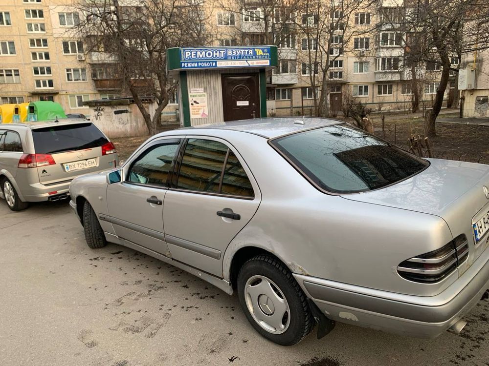 Продам мерседес w210