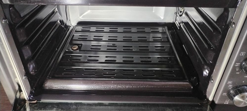 электрическая печь Freggia MOC42B (42 л)