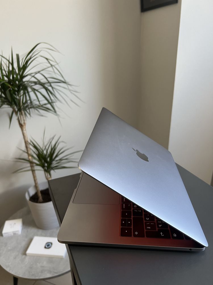 Apple MacBook Pro 13  2017 i5 16/256 gb Space Gray + Гарантія магазину