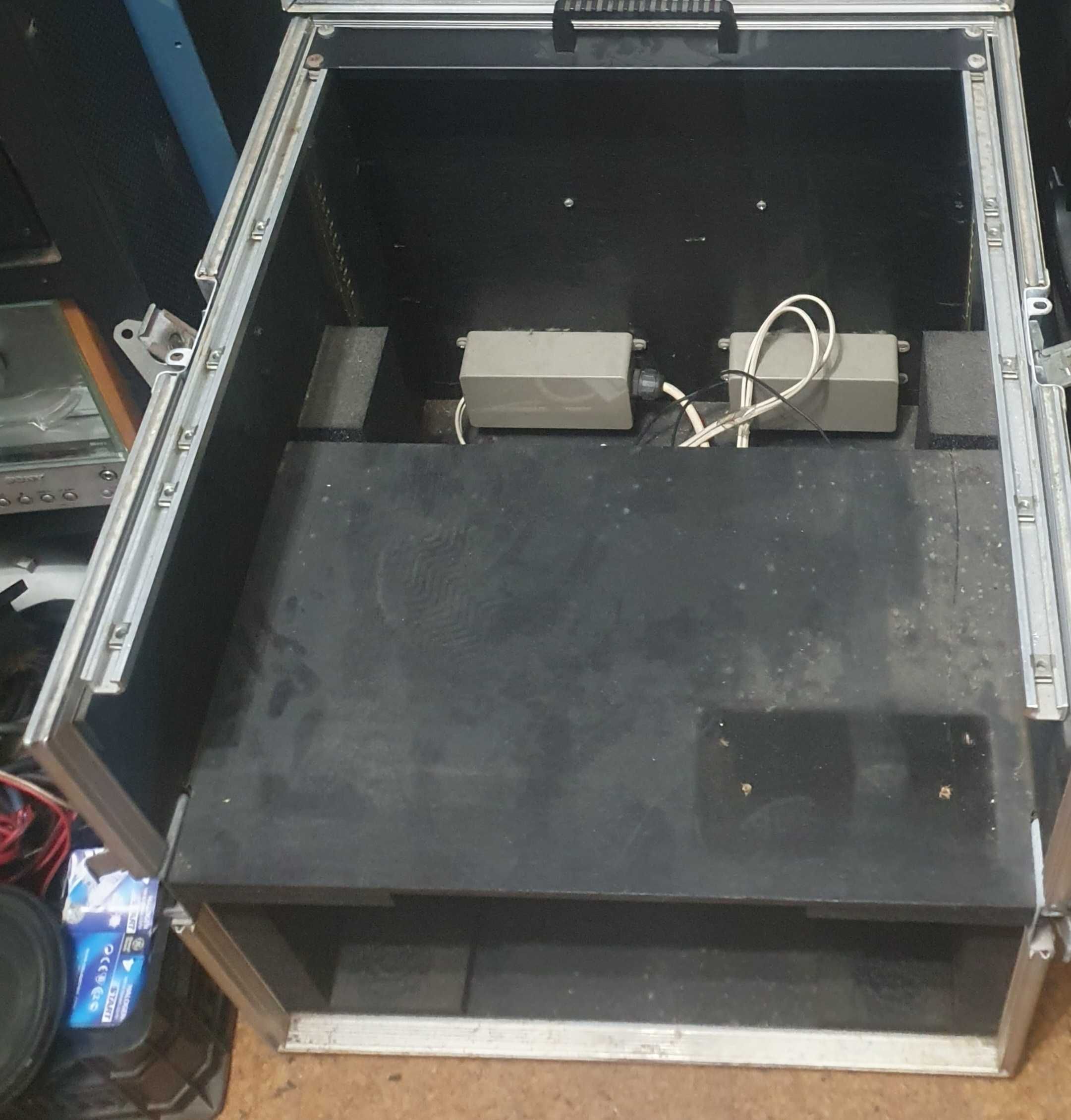 Rack Pa. com elevação pada mesa som etc.