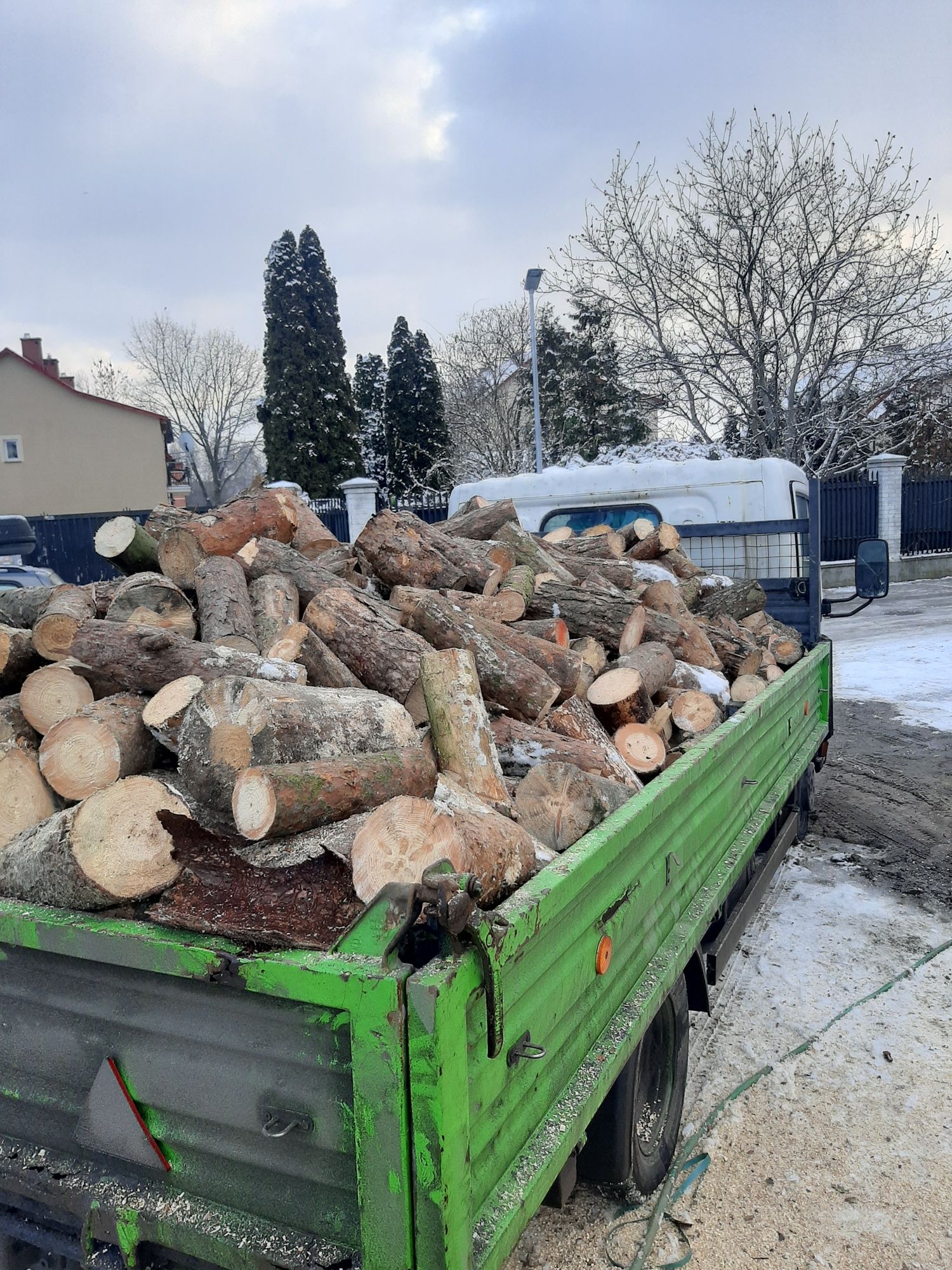 Opał sosna  drewno