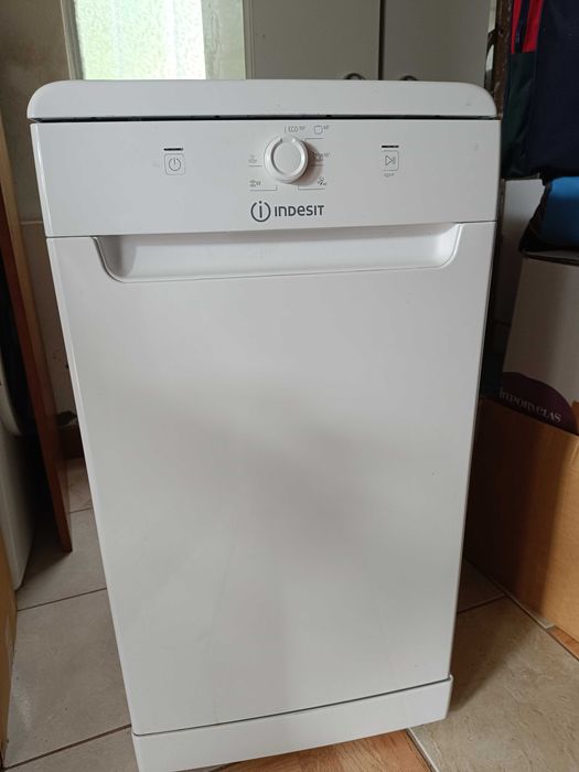 Lavadora de loiça (45cm) muito nova (Indesit)