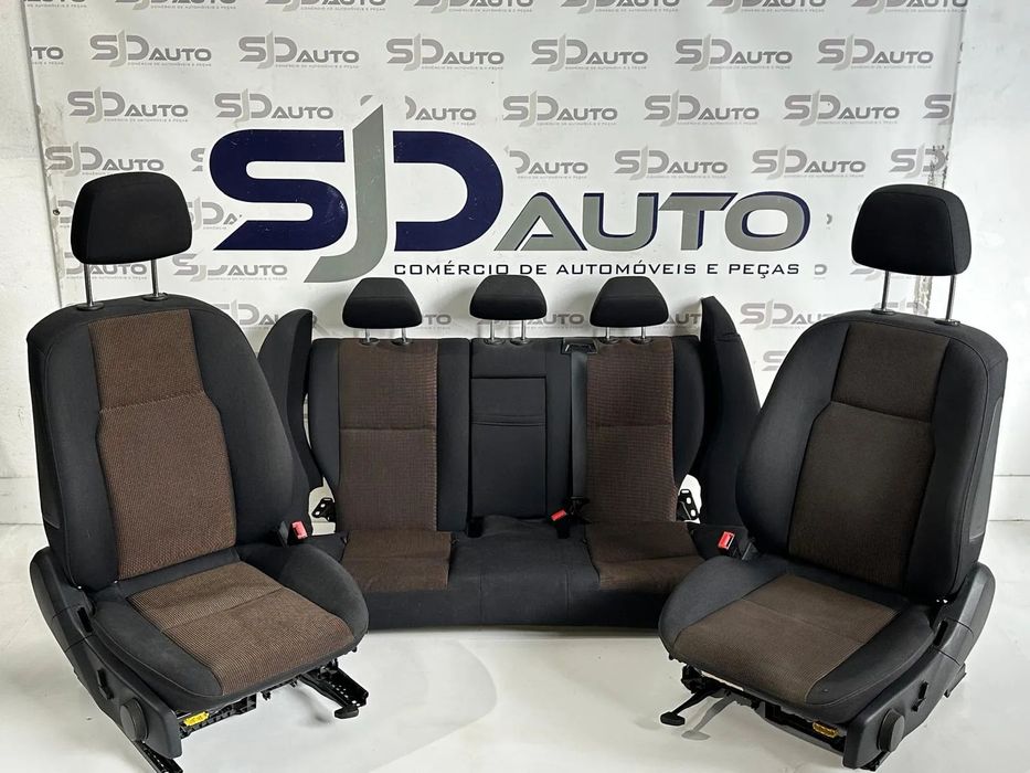 Conjunto Bancos - Mercedes C (W204)