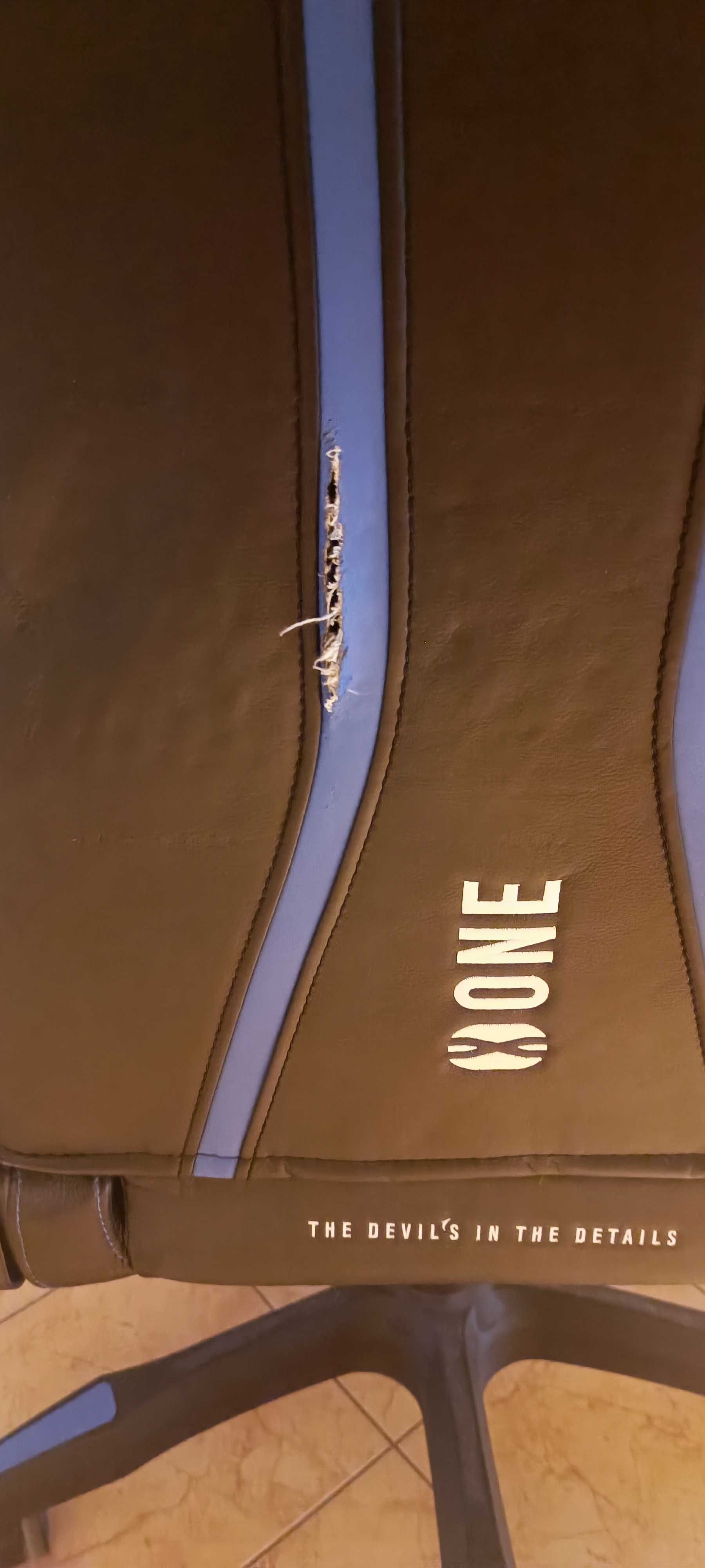 Fotel gamingowy Diablo X-One 2.0 Normal Size: Czarno-niebieski