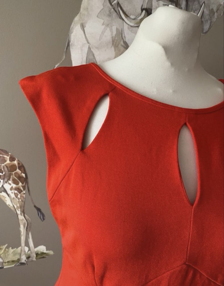 Elegancka czerwona elastyczna wygodna sukienka z wiskozy Wallis 40 M/L