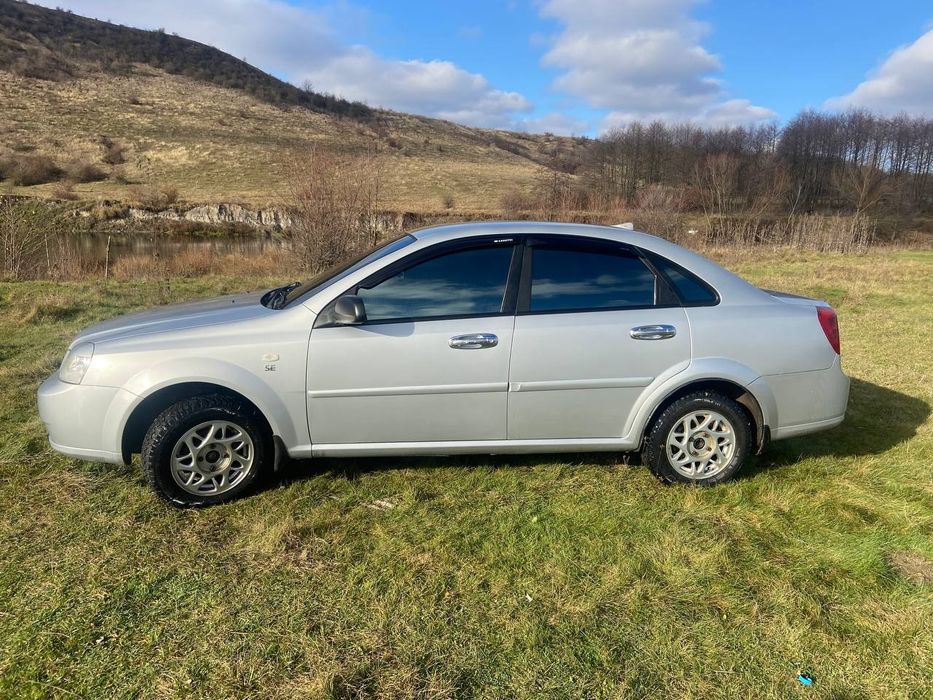 Продам лачетті в хорошому стані