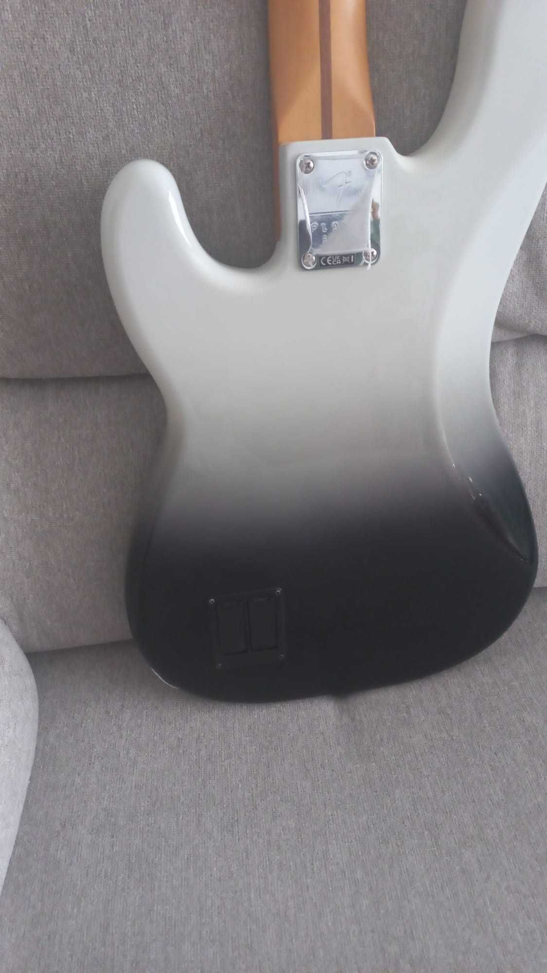 Fender player plus active precision bass